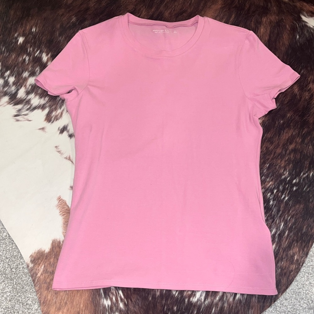 Abercrombie & Fitch Essential Tuckable Baby Tee